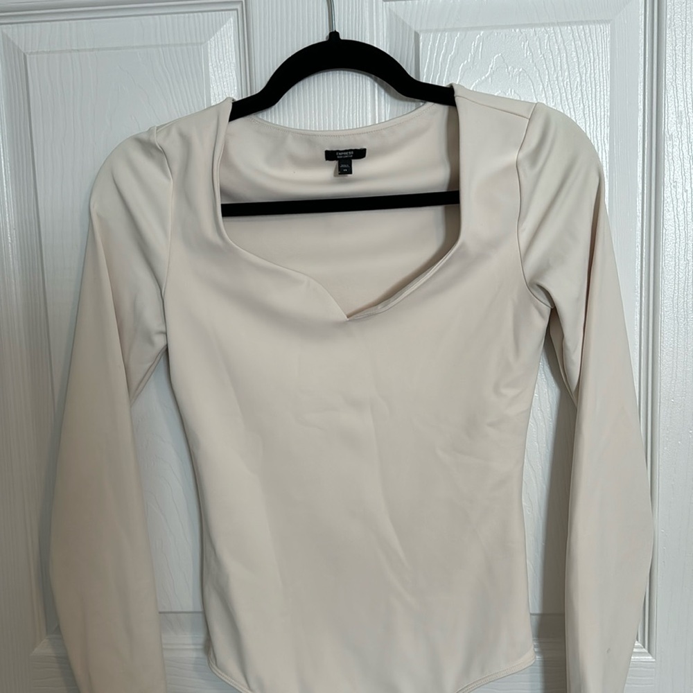 Express body contour top
